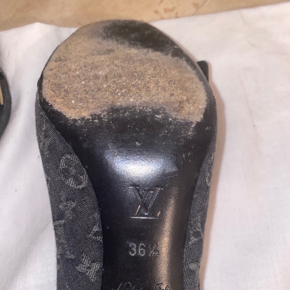 Louis Vuitton Heels - Picture 4 of 4